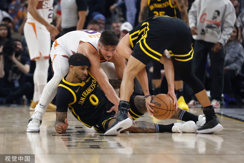 多次猛烈的 多次猛烈的