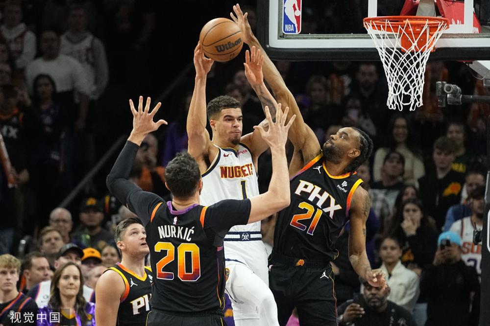 赛后采访中 赛后采访中